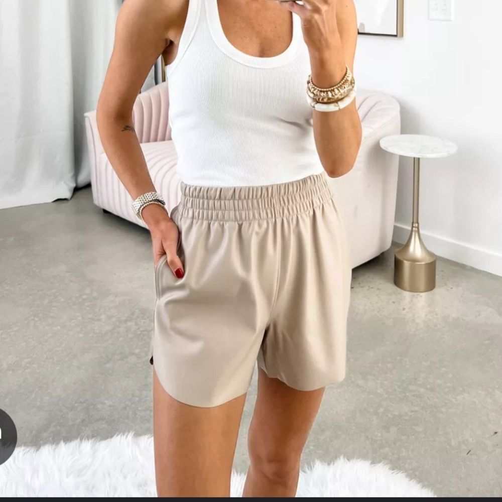 Abercrombie & Fitch Vegan Leather Dolphin- Hem Shorts Elastic Waist Taupe Sz M - Picture 2 of 10